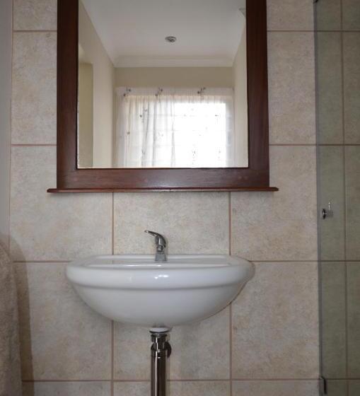 پانسیون Birrea Guest House