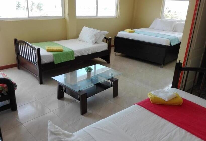 پانسیون Victoria S Gennie Bay Village Hostal
