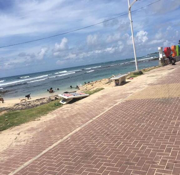 پانسیون Victoria S Gennie Bay Village Hostal