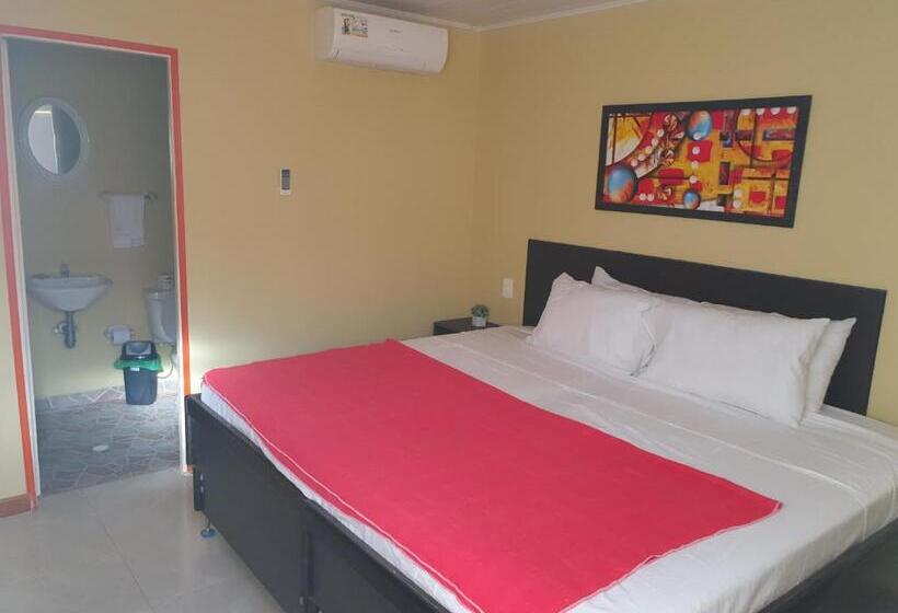 پانسیون Victoria S Gennie Bay Village Hostal