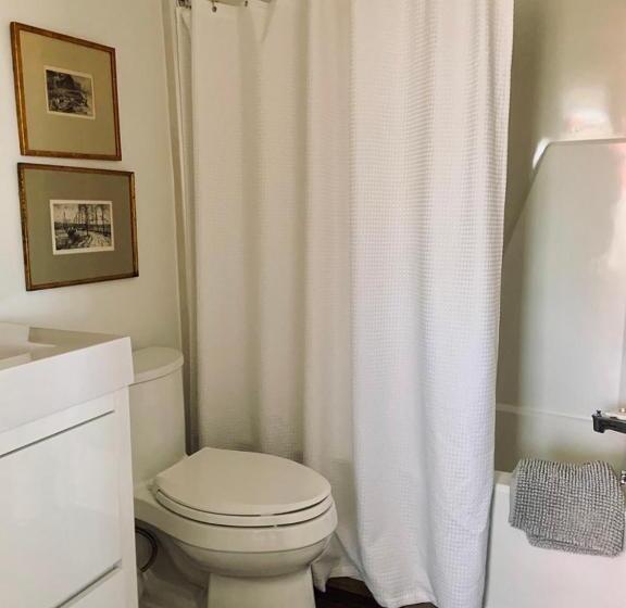 هاستل South Landing Inn
