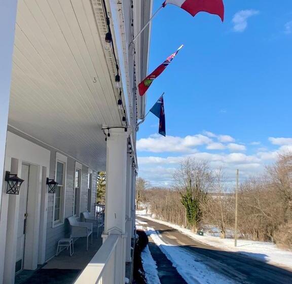 هاستل South Landing Inn