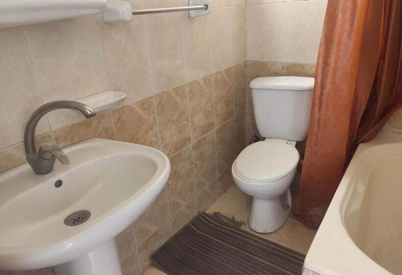 پانسیون Seror Guest House