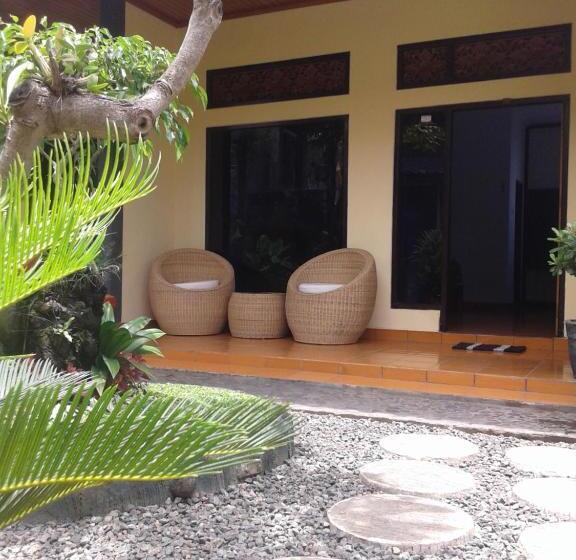 پانسیون The Arya Guest House