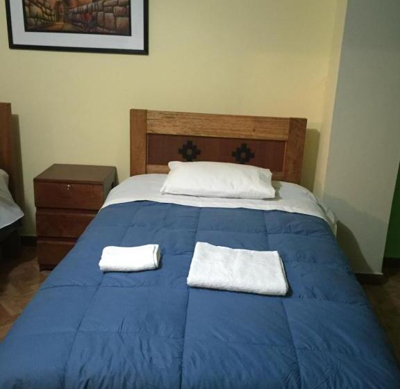 پانسیون Rumi Sonqo Hostel