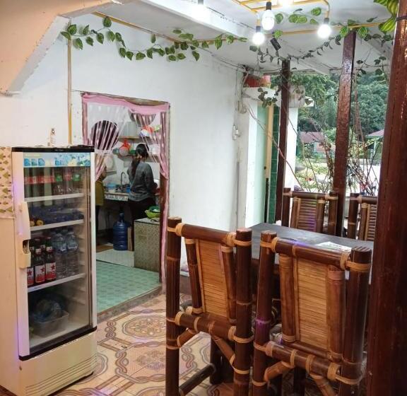 پانسیون Fun Family Guest House N Jungle Tour