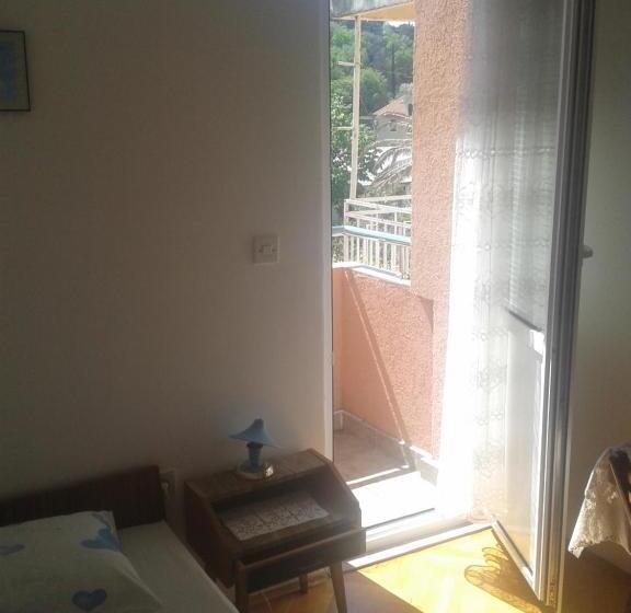 پانسیون Guesthouse Lautasevic