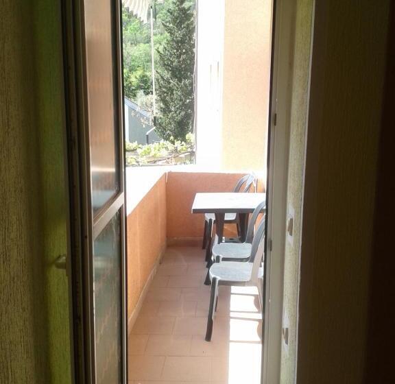 پانسیون Guesthouse Lautasevic