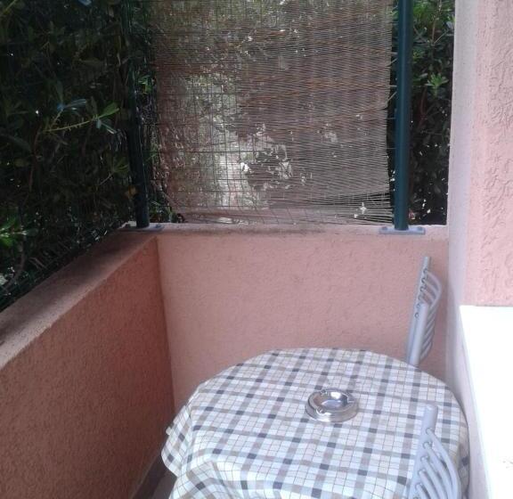 پانسیون Guesthouse Lautasevic
