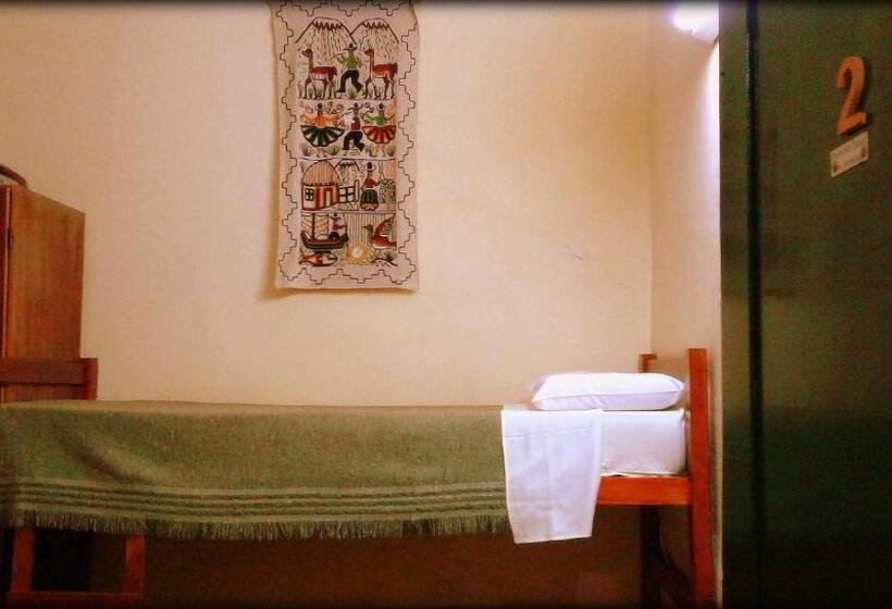 پانسیون Hostal Yatasto