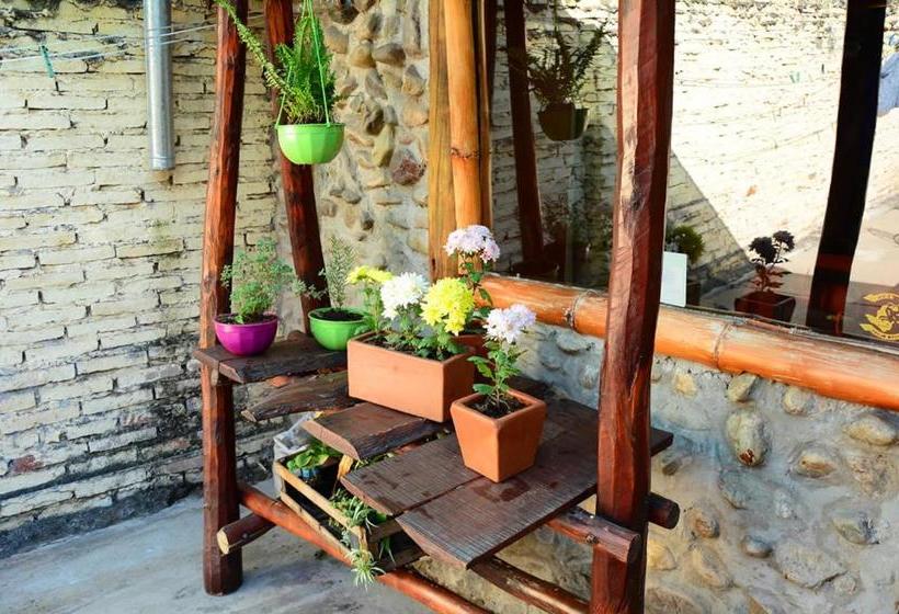 پانسیون Hostal Yatasto