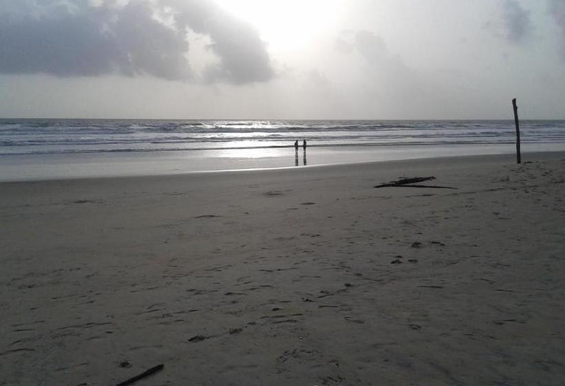 פנסיון Lobo S Guesthouse