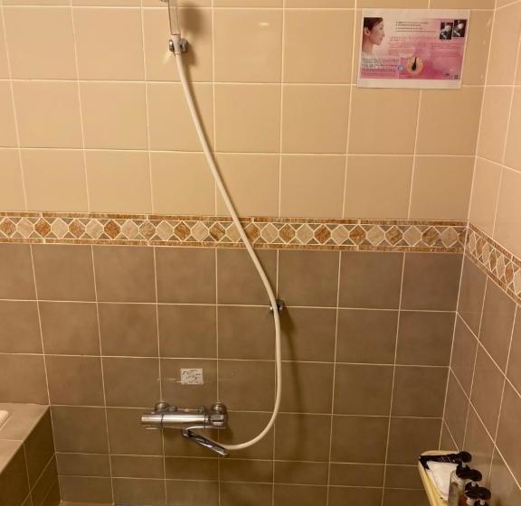 בית מלון כפרי Ginowan Crystal