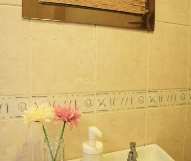 پانسیون Grayhaus Guest House