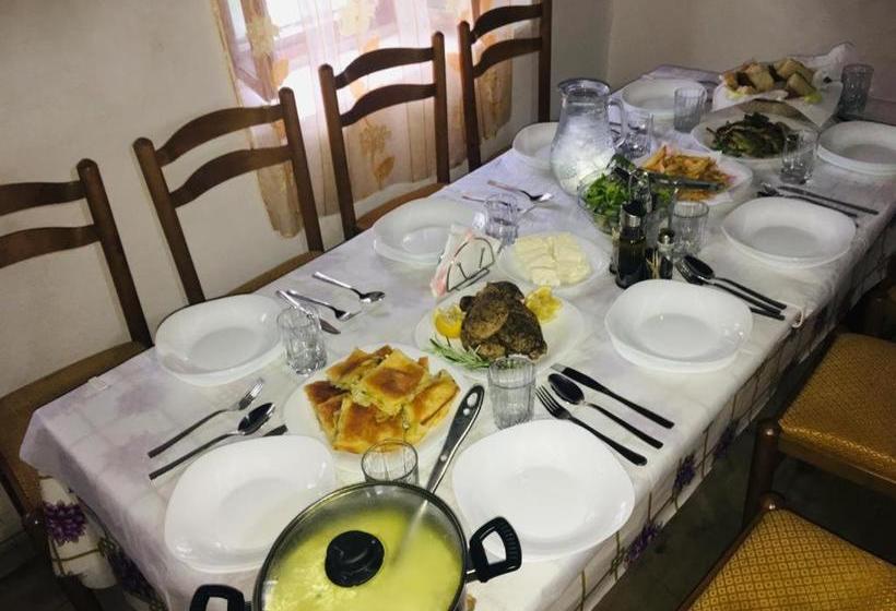 پانسیون Guesthouse Dritan Tethorja