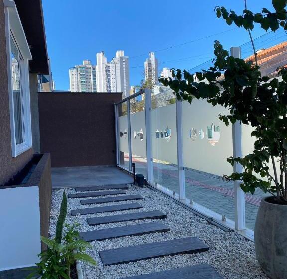 پانسیون Bouganville Guest House Bc