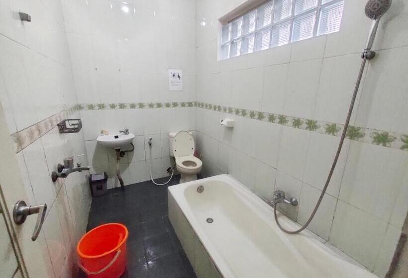 پانسیون Radio Backpacker Guesthouse