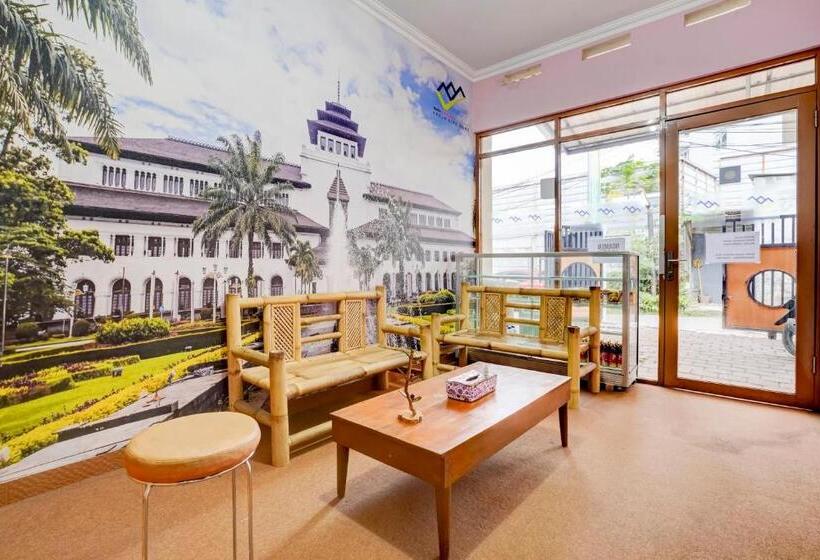 پانسیون Radio Backpacker Guesthouse