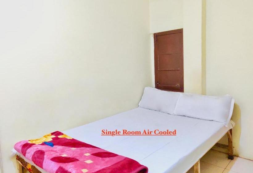 پانسیون Roop Guest House