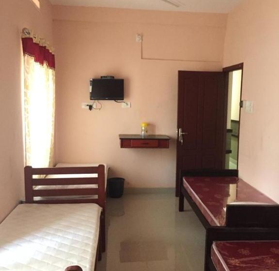 Общежитие Mega Tourist Home