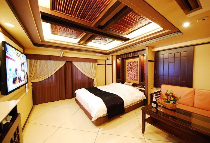 هتل Vanilla Resort Kawagoe   Adults Only