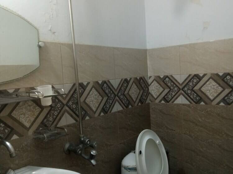 پانسیون Rehaish Inn Model Colony