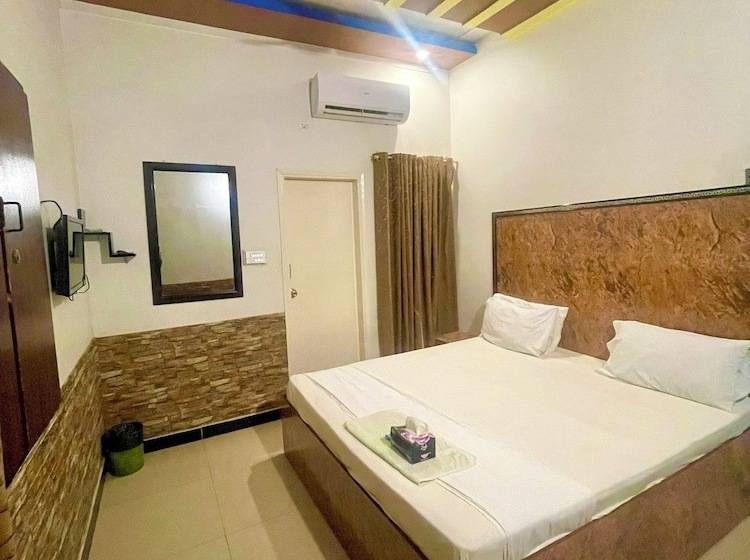 پانسیون Rehaish Inn Model Colony