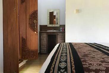 پانسیون Umah De Madya & Rooftop De Madya