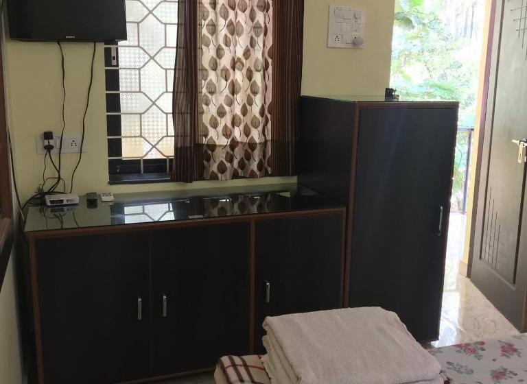 پانسیون All Seasons Guest House