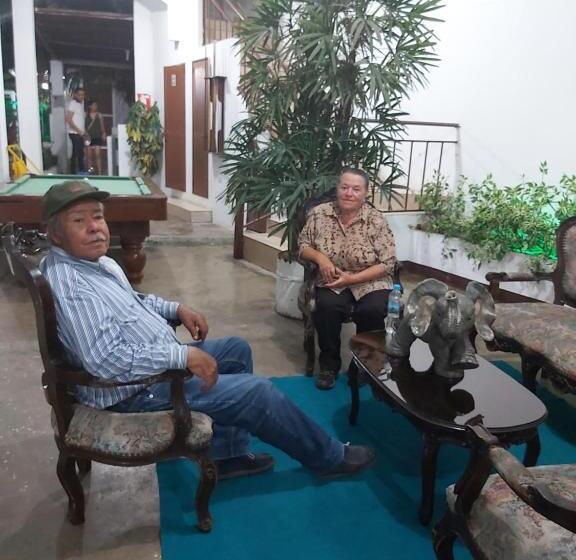 پانسیون Hostal Gualingo