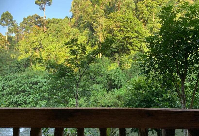 پانسیون Kupu Kupu Garden Guest House & Cafe