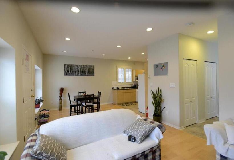پانسیون Marpole Guest House