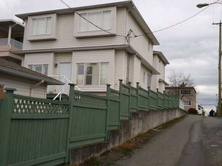 پانسیون Marpole Guest House