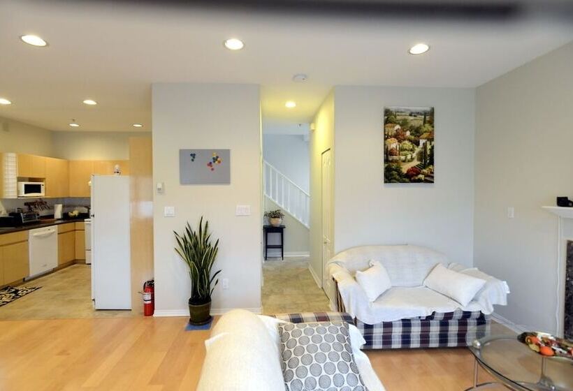 پانسیون Marpole Guest House