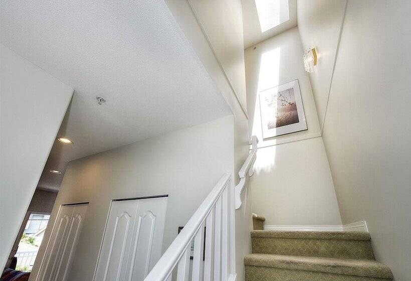 پانسیون Marpole Guest House