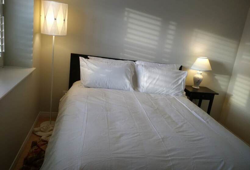 پانسیون Marpole Guest House