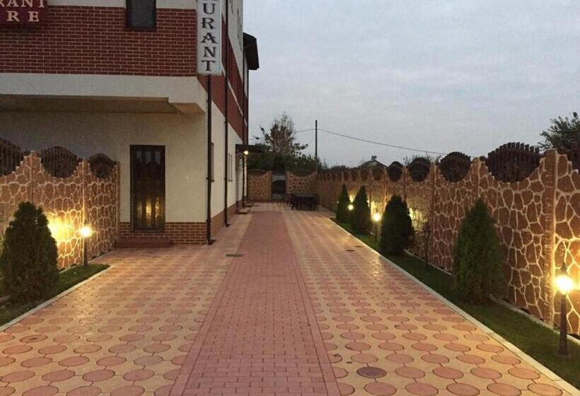 پانسیون Complex Azar