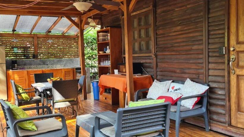 膳宿费 Congos Hostal Y Camping