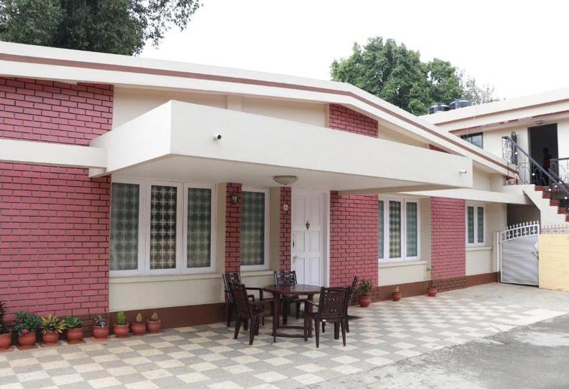 פנסיון Park Corner Guesthouse