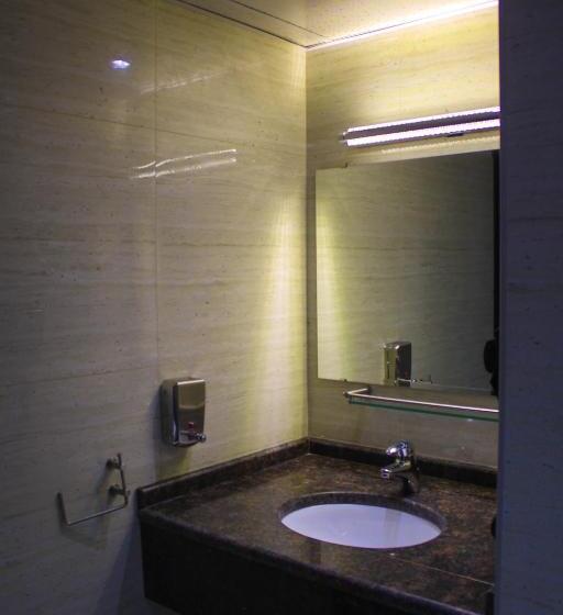 Qaser Al Sultan Hotel Suites