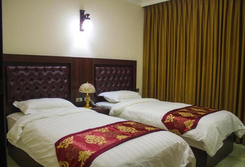 Qaser Al Sultan Hotel Suites