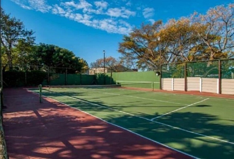 پانسیون Lenore Guest House