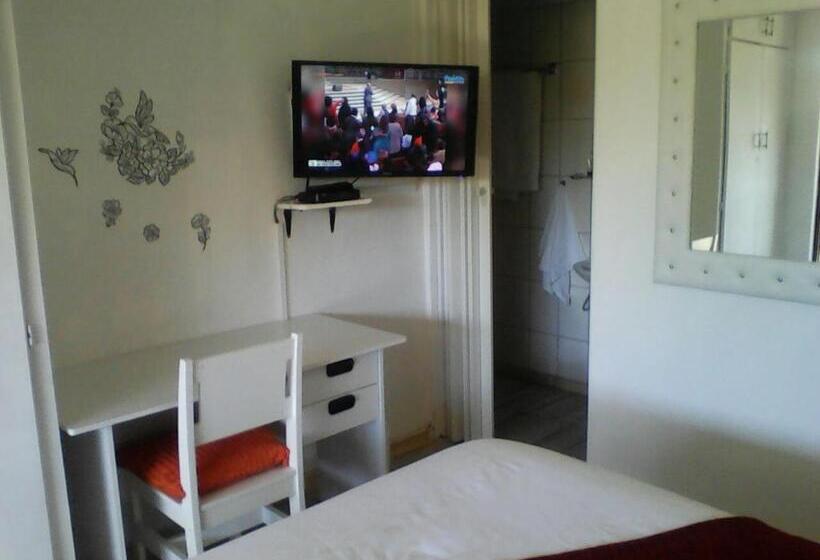 ペンション Aliwal Villa Guest Lodge