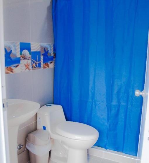 هاستل Roxi S Place