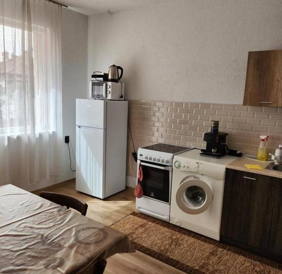 پانسیون Apartment Lachevi
