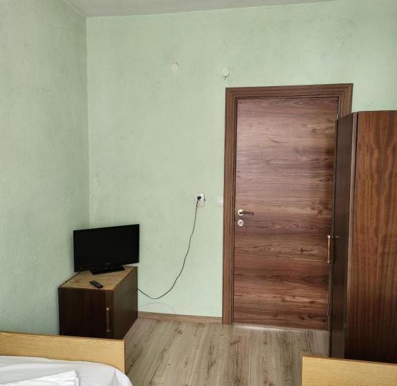 پانسیون Apartment Lachevi