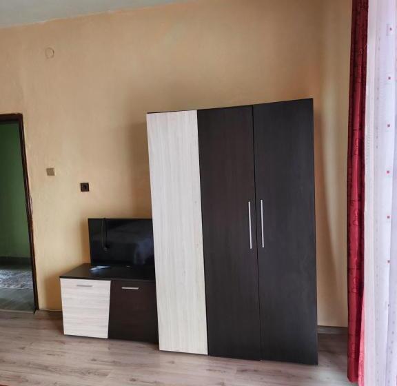 پانسیون Apartment Lachevi
