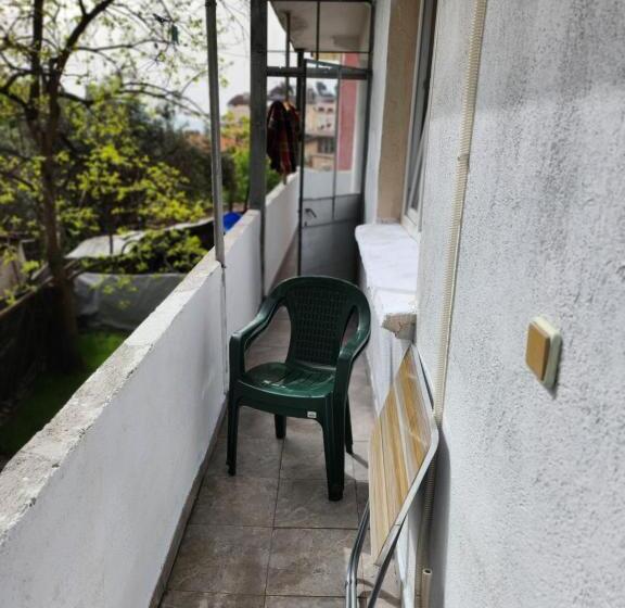 پانسیون Apartment Lachevi
