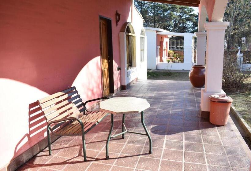 호스텔 Estancia Santa Leocadia