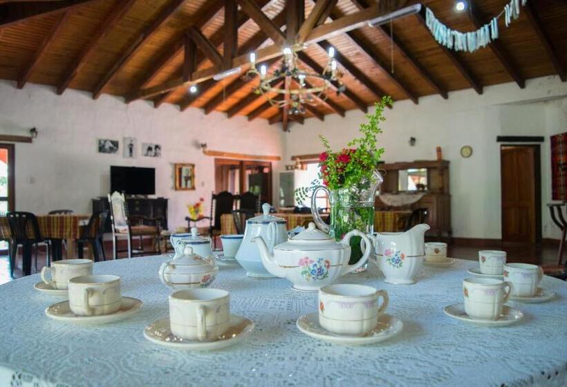 호스텔 Estancia Santa Leocadia